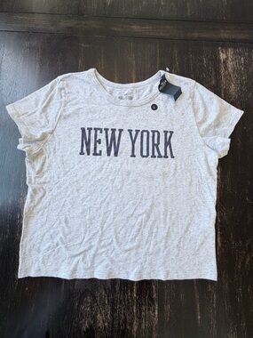 Hollister Relaxed New York Graphic Baby Tee. Size Large